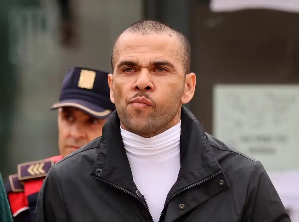 Tribunal da Catalunha anula condenação de Dani Alves por agressão sexual