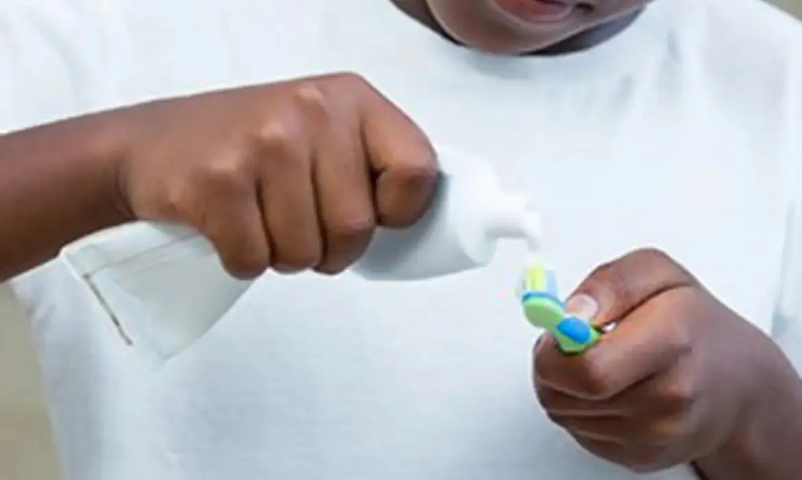 Anvisa suspende interdição de venda de creme dental da Colgate