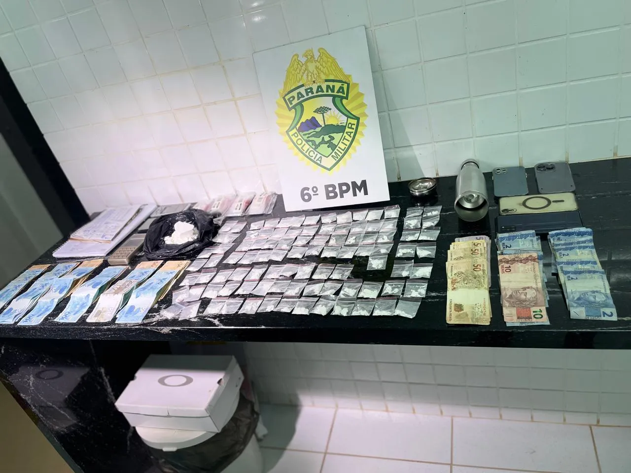 Ação conjunta resulta em prisões e apreensão de drogas no centro e Florais do Paraná