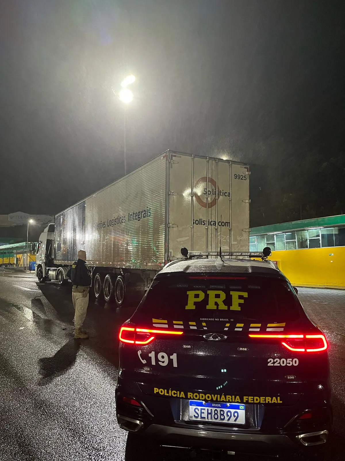 PRF prende caminhoneiro sob efeito de drogas na BR-116 em Campina Grande do Sul