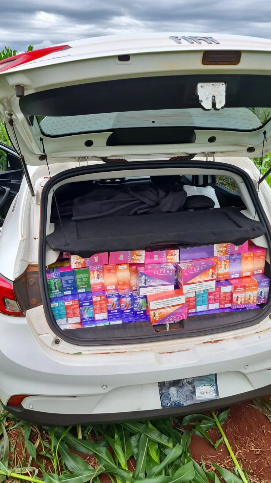 PRF apreende veículo carregado com cigarros eletrônicos em Cascavel