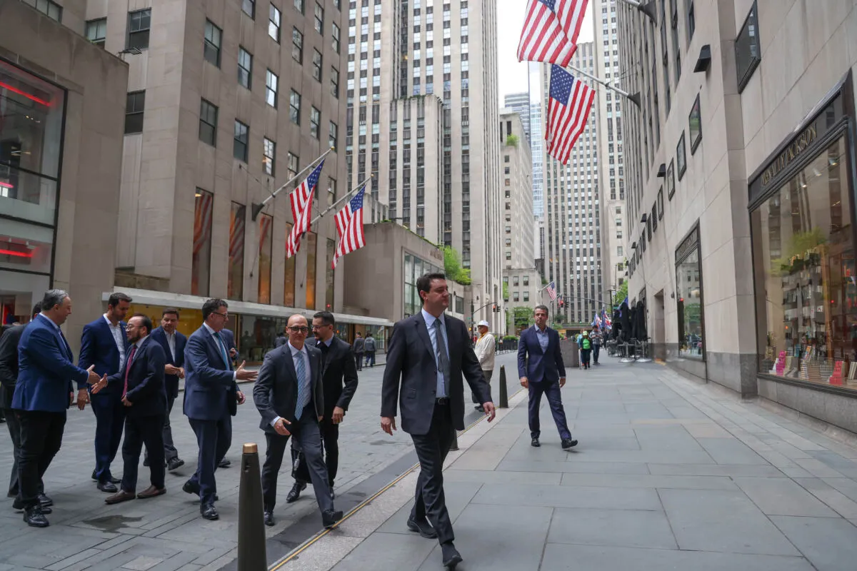 Ratinho Junior inicia agenda nos EUA; Darci Piana assume o governo até o dia 22