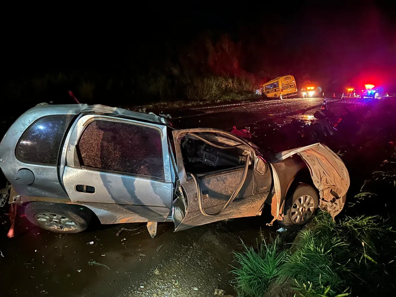 Quatro pessoas da mesma família morrem em grave acidente no norte do Paraná
