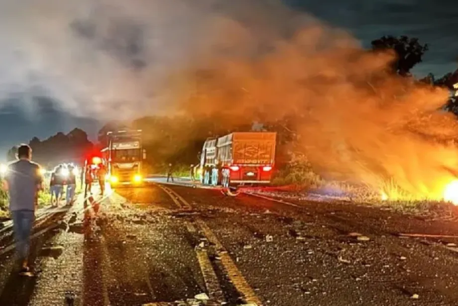 Mãe e três filhos morrem em acidente na BR-060