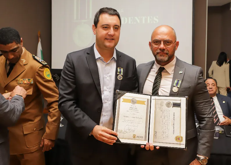 Oposição pede investigação sobre suspeita de corrupção e favorecimento em contrato de R$ 1 milhão da PM do Paraná