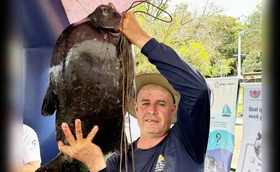 Pesca no Lago: com peixe híbrido de 10 quilos, pescador ganha prêmio de maior pescaria em Cascavel