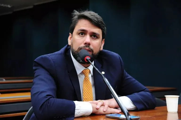 Lula estuda nova reforma ministerial de olho em apoios para 2026