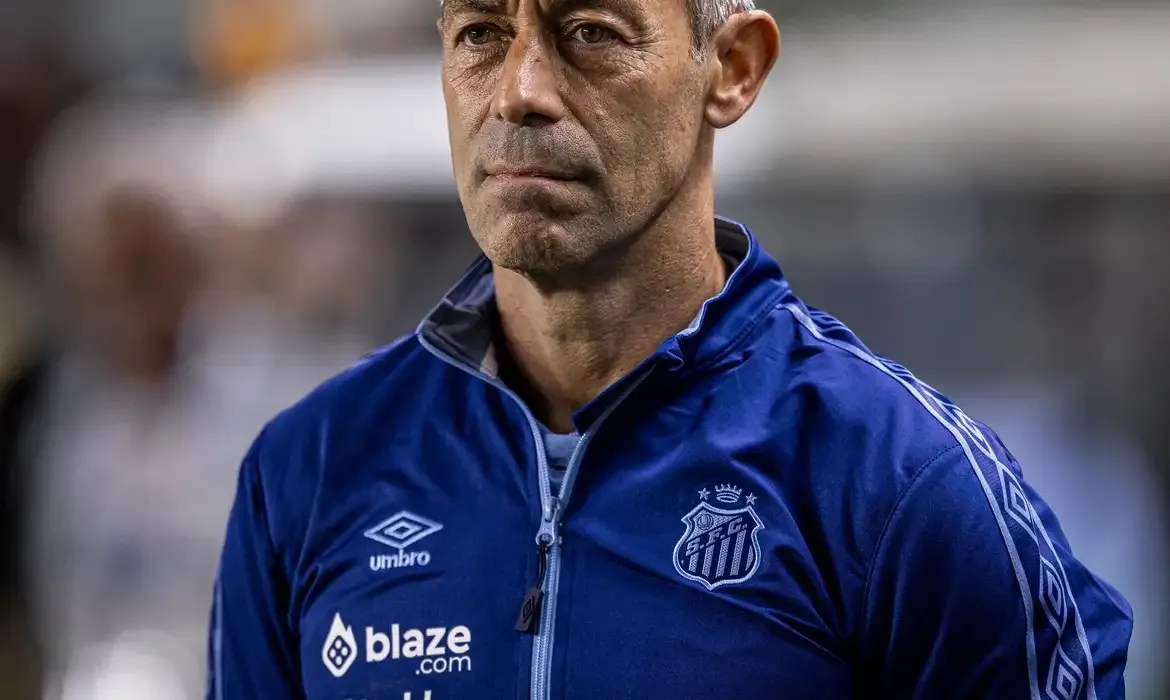 Santos demite técnico Pedro Caixinha após início difícil no Brasileiro