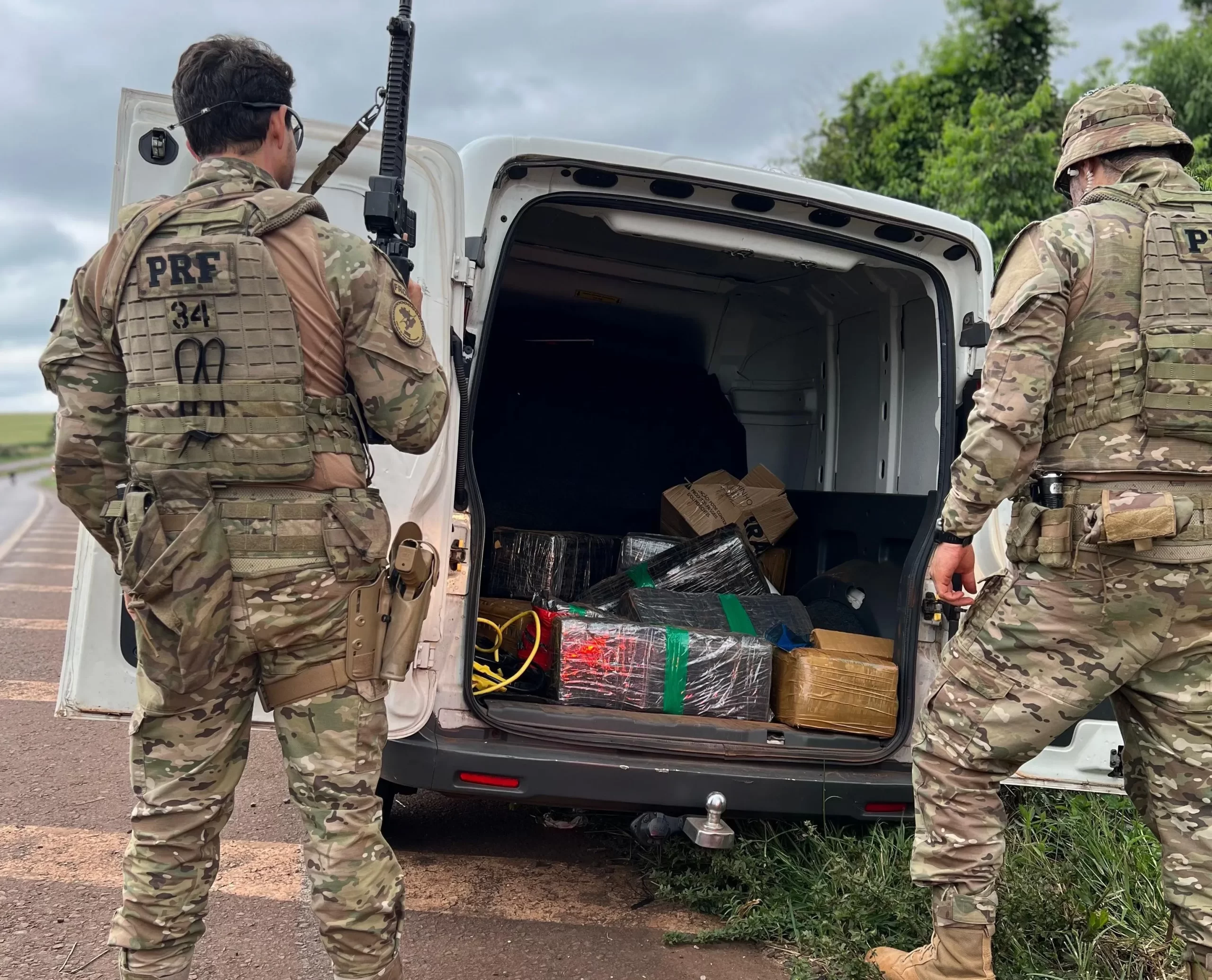 Após mais uma tentativa de fuga, PRF apreende 200 kg de maconha em Cascavel