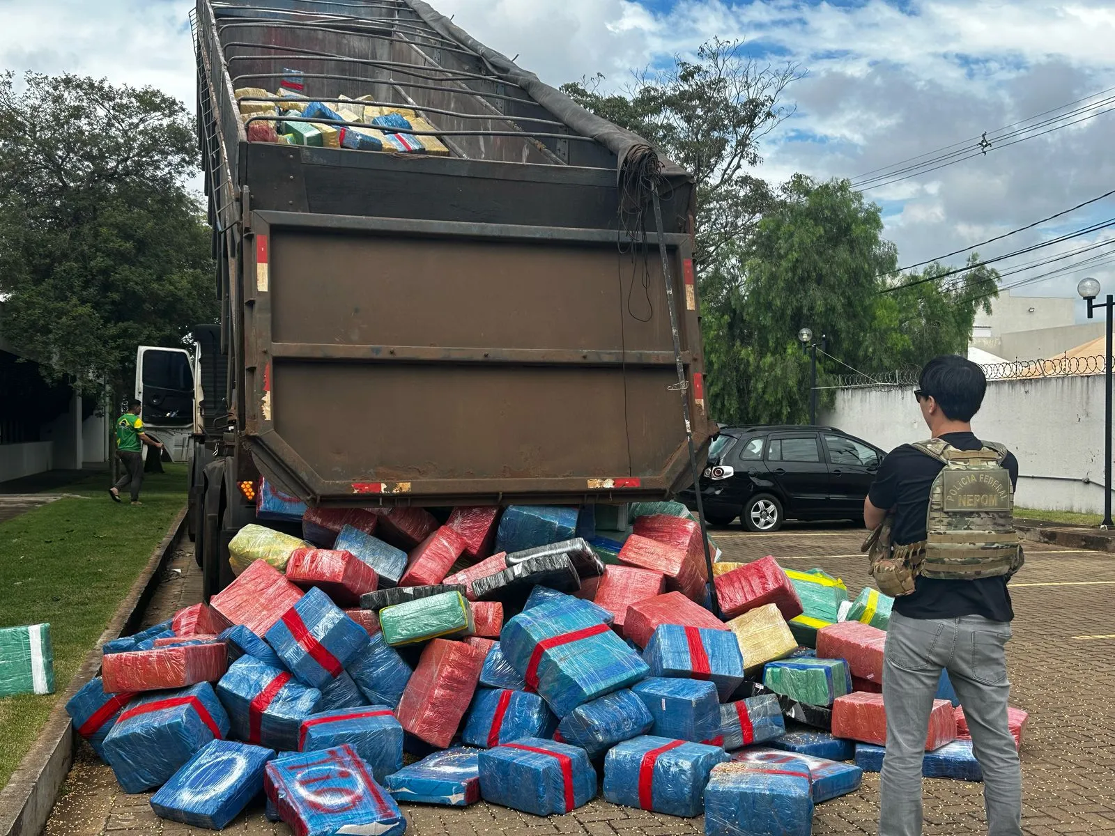 Força integrada apreende 7 toneladas de maconha