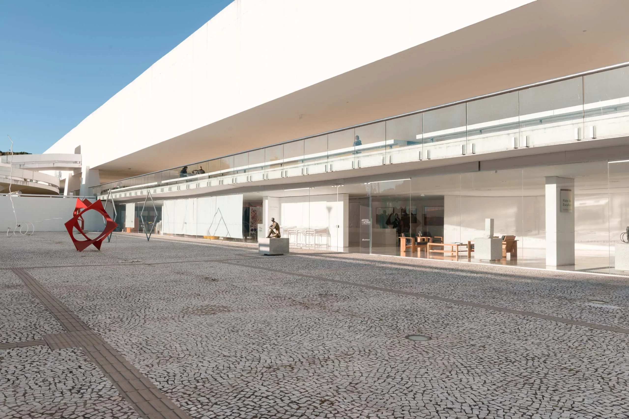 MON promove laboratório sobre esculturas para o público maior de 60 anos