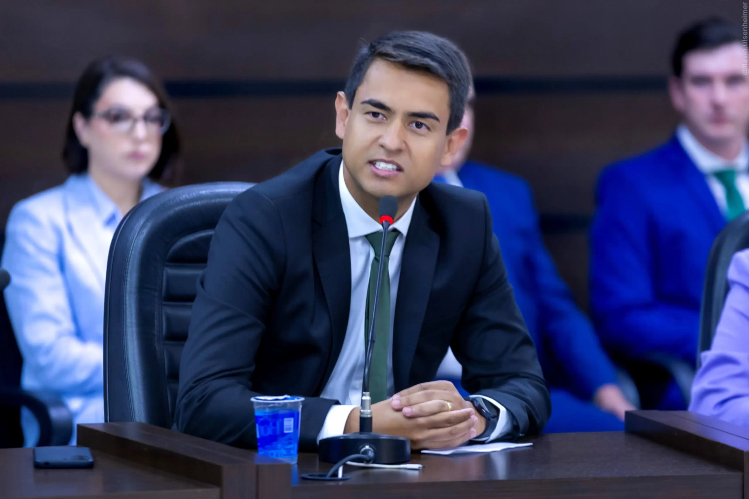 Reunião pública irá discutir  o uso do cigarro eletrônico nas escolas