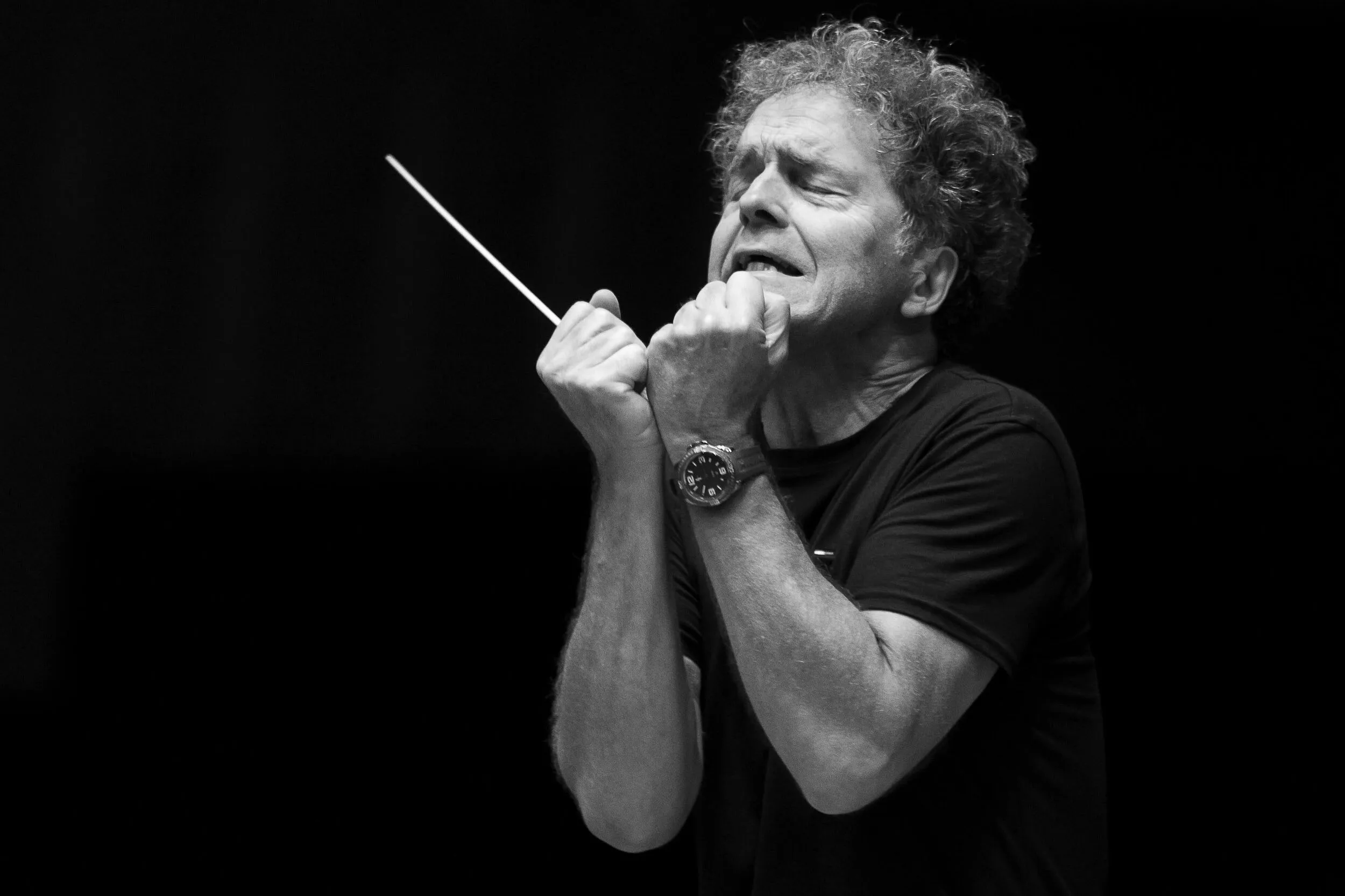 Maestro holandês Vincent de Kort rege a Orquestra Sinfônica do Paraná neste domingo