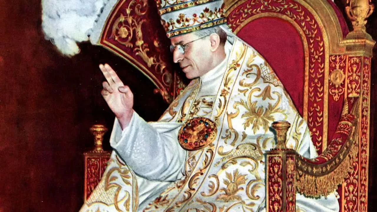 Você sabia? Corpo de um papa já explodiu durante funeral