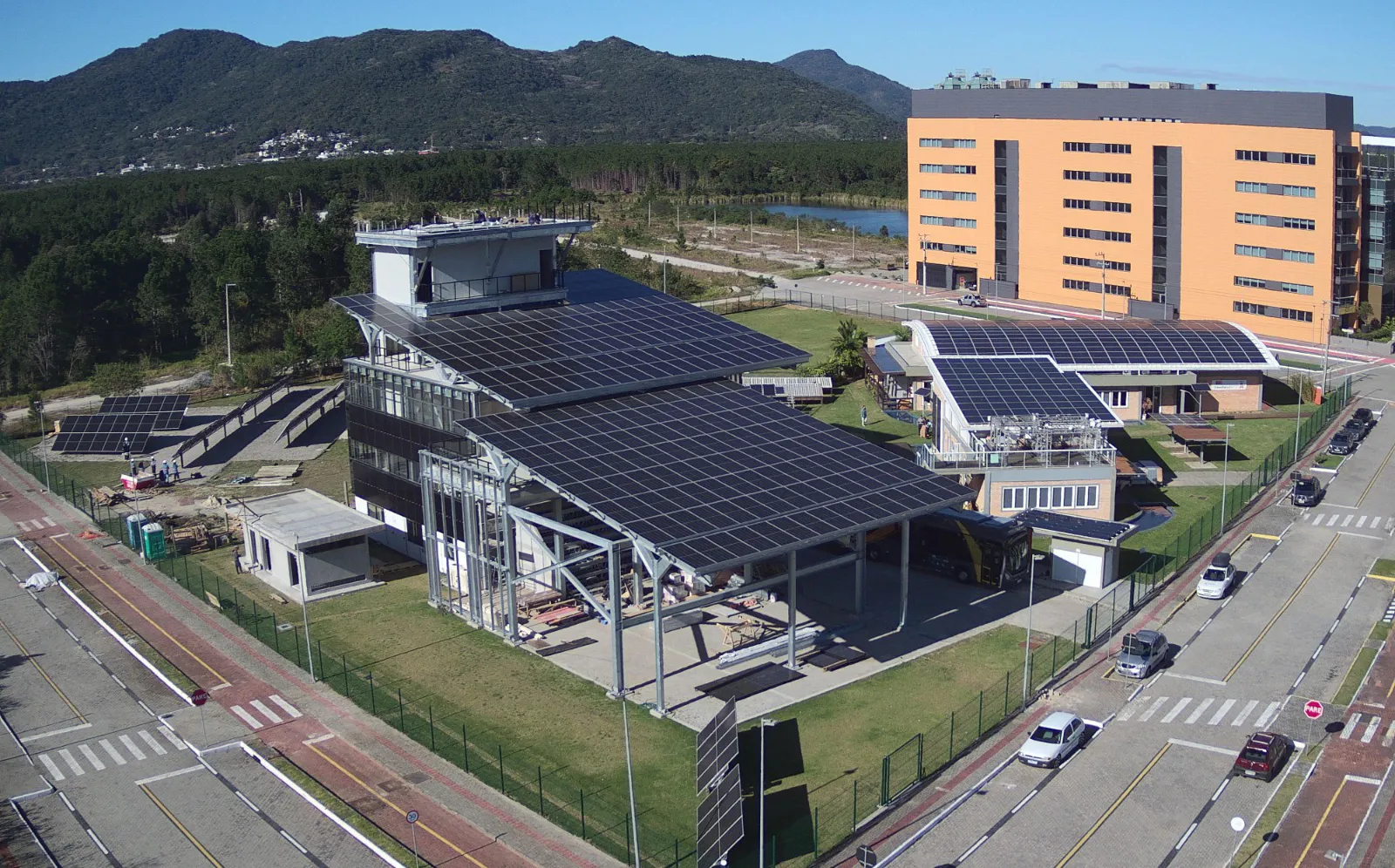 Laboratório de hidrogênio verde da UFSC ganha prêmio nacional de construção civil