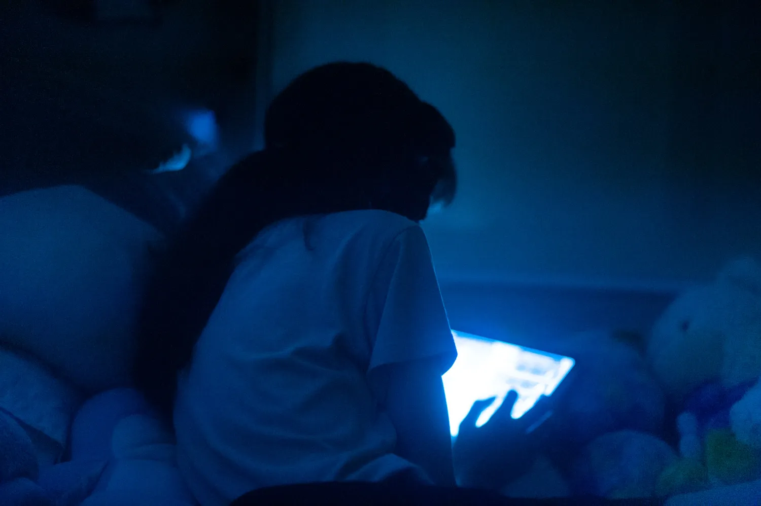 Mais de 80% dos adolescentes têm rotina de sono desregulada, diz estudo