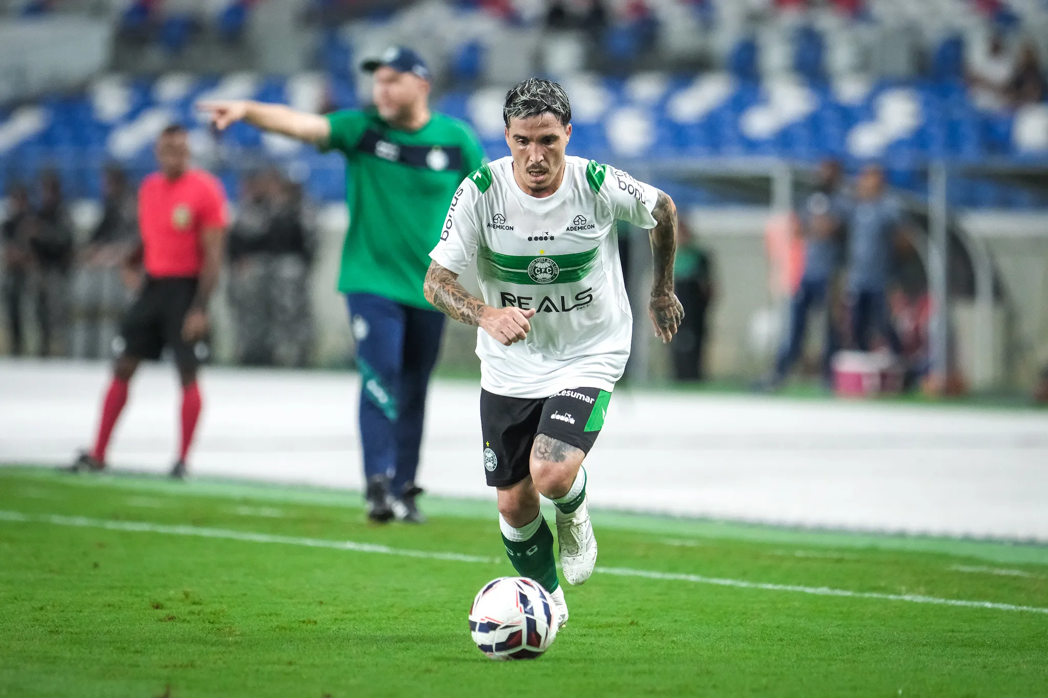 Rodada da Série B tem confronto entre Coxa e Fantasma