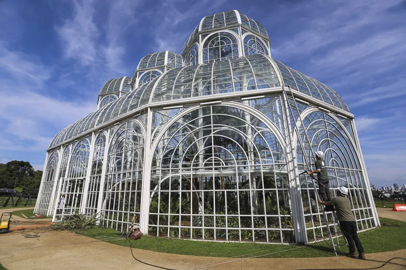 Estufa do Jardim Botânico será fechada ao público para a limpeza das 3,8 mil peças de vidro