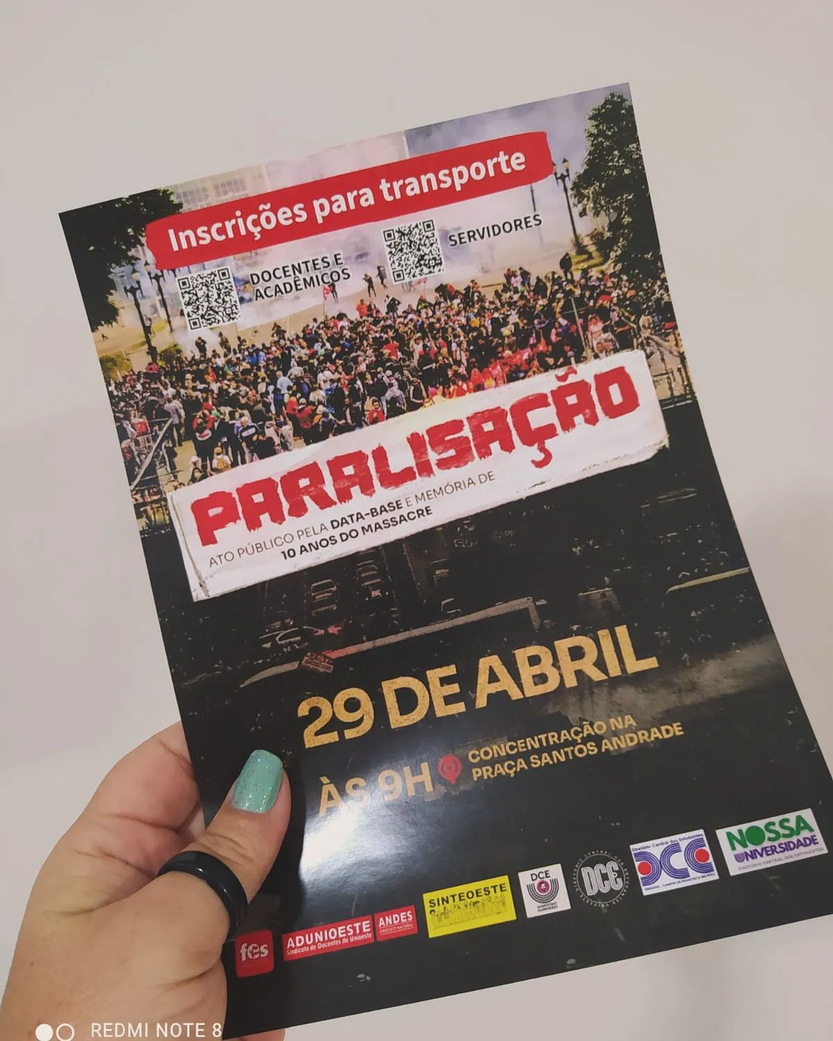 Servidores da Unioeste paralisam atividades e se somam a ato em Curitiba no dia 29 de abril