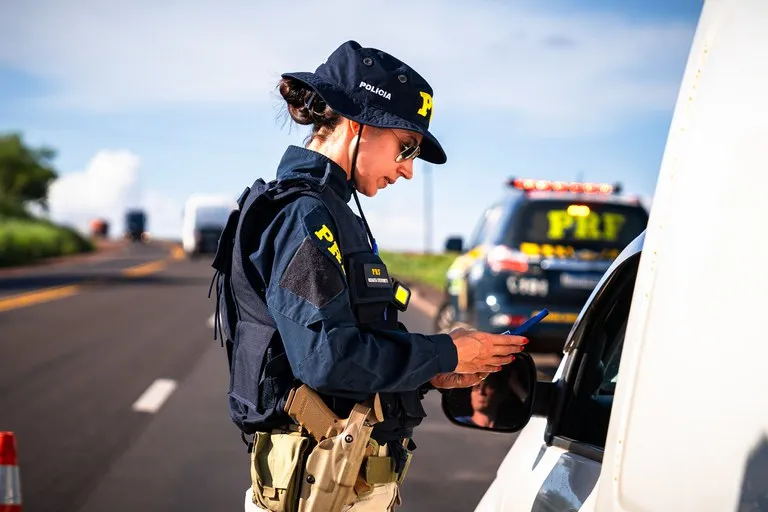 PRF dá início à Operação Dia do Trabalho 2025 no Paraná