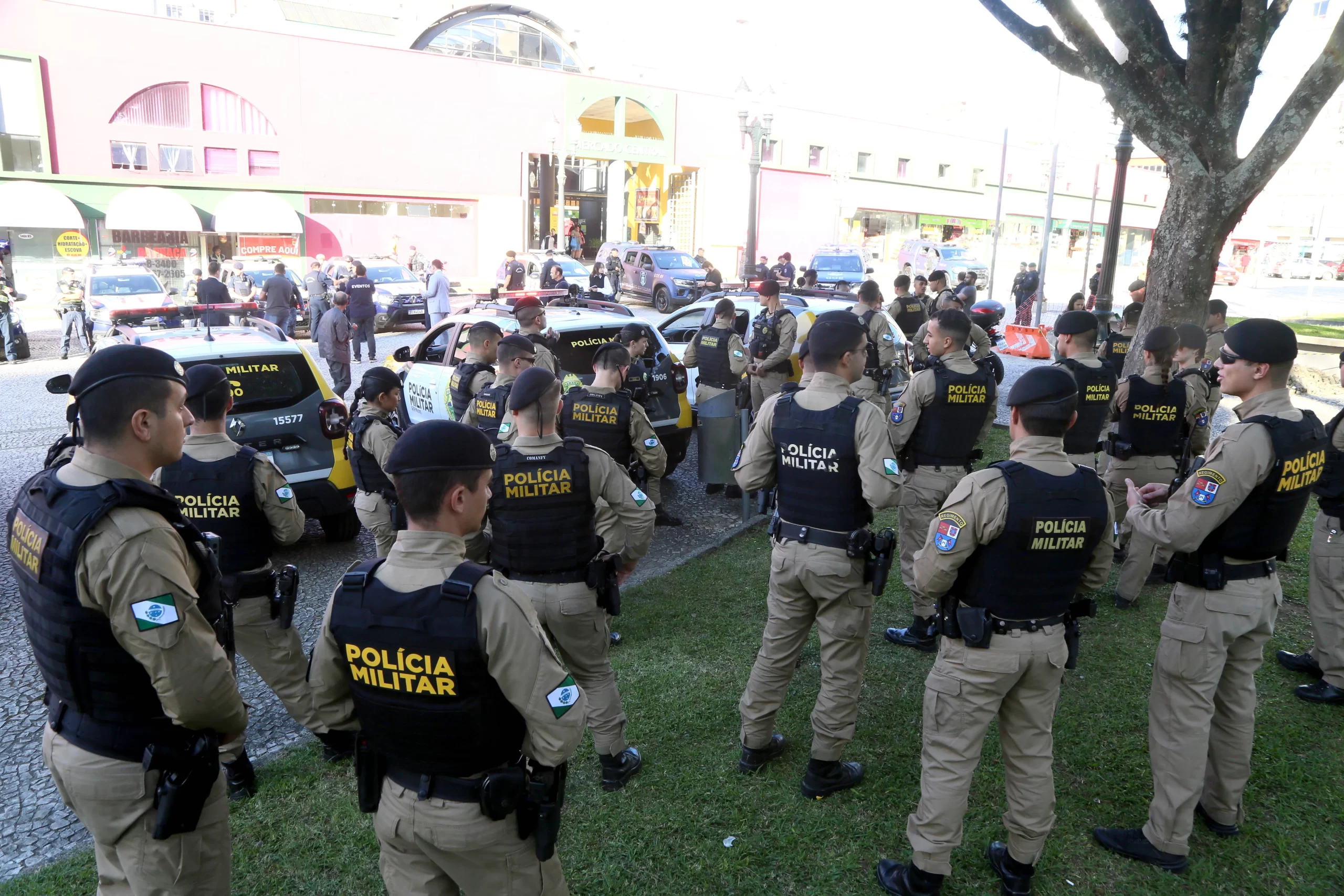 Operação Centro Seguro leva 110 guardas municipais e policiais militares à Praça Rui Barbosa