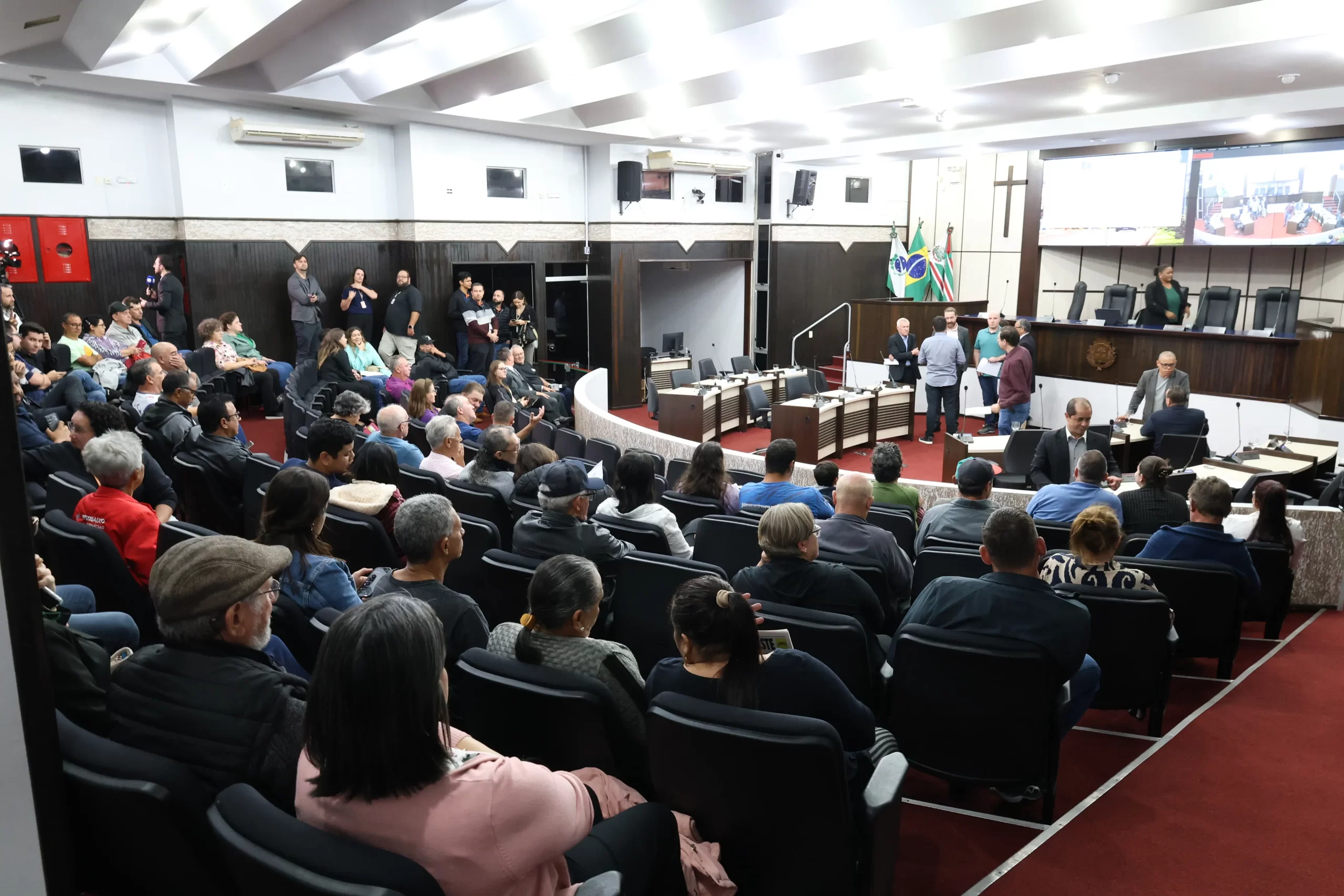 Sem respostas: audiência pública sobre a Copel frustra moradores de Toledo
