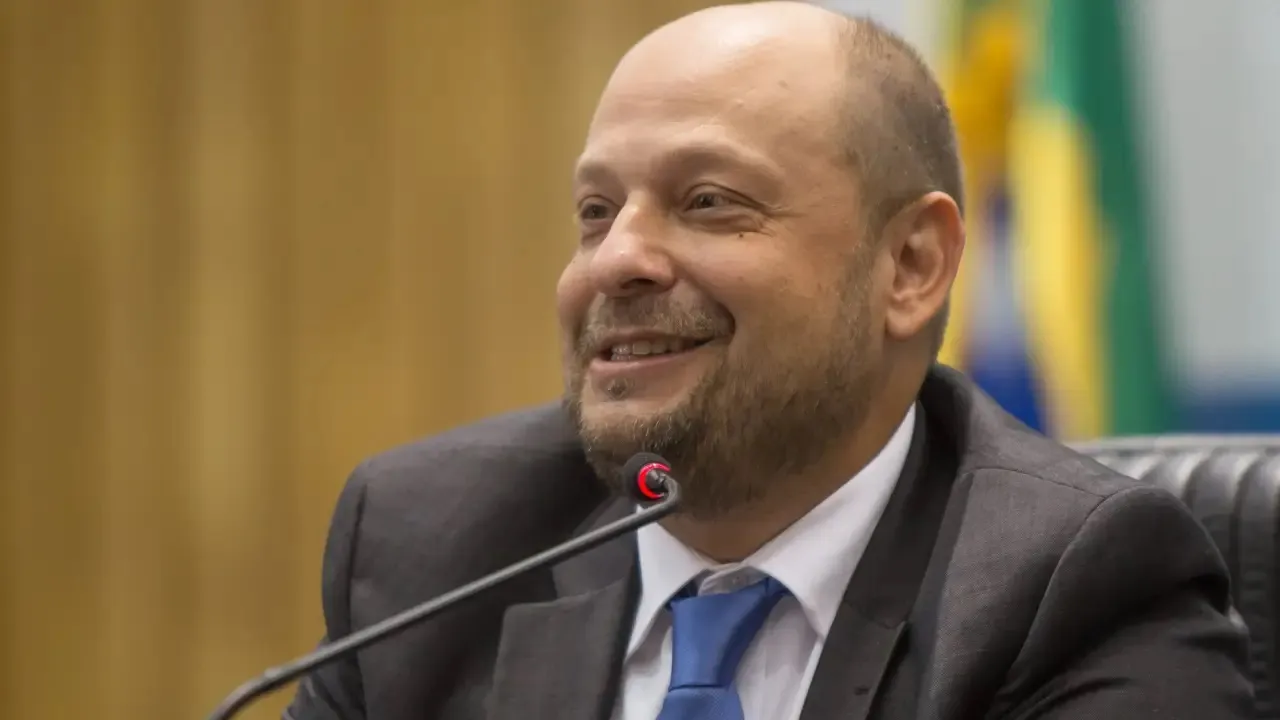 Lula escolhe procurador federal como novo presidente do INSS