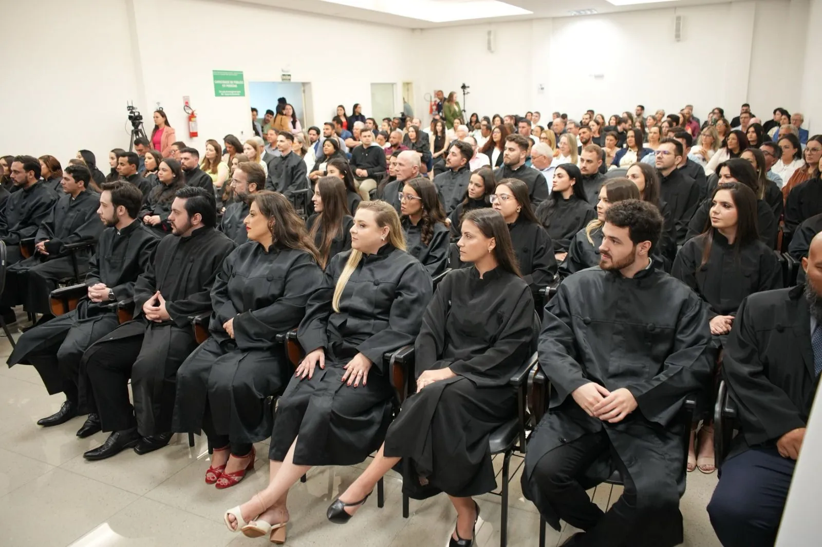 Juramento coletivo reúne 49 novos advogados de várias regiões do Paraná em Cascavel
