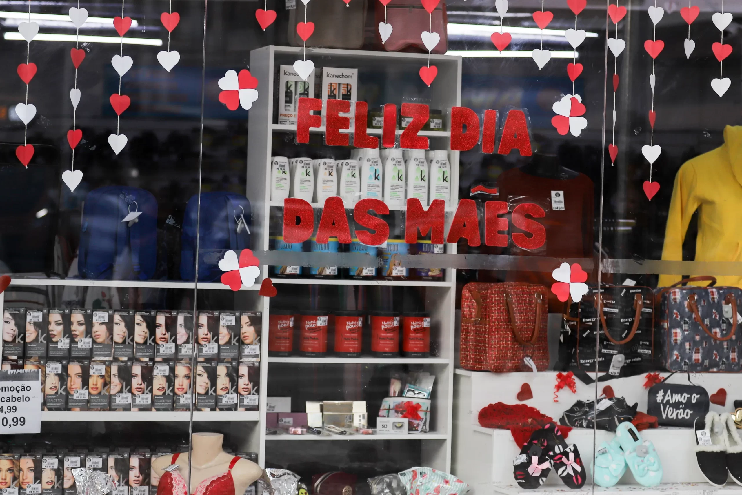 Dia das Mães: Procon-PR dá dicas para não ter surpresas na compras de presentes