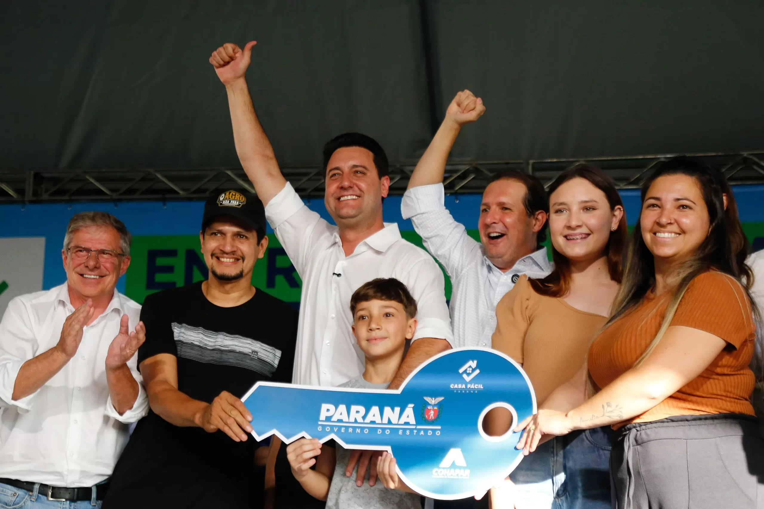 Governador inaugura bairro planejado com 371 casas em Assis Chateubriand