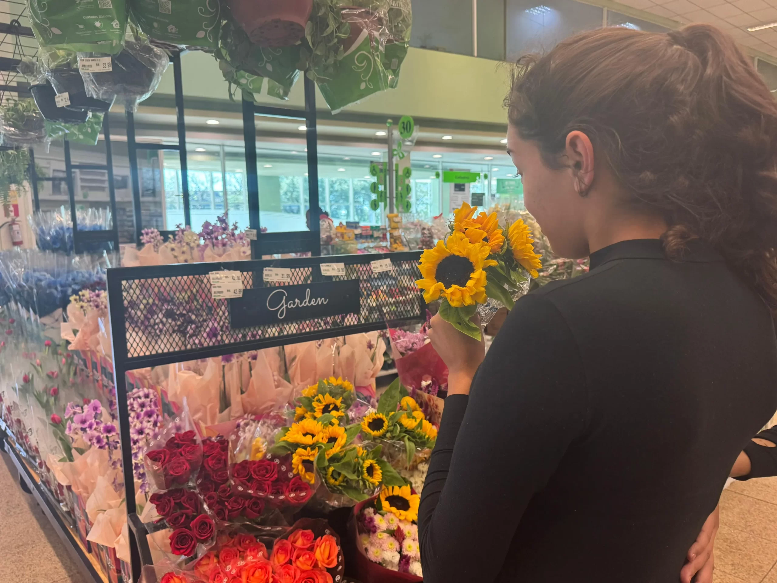 Dia da Mães: Comércio atende em horário especial neste sábado