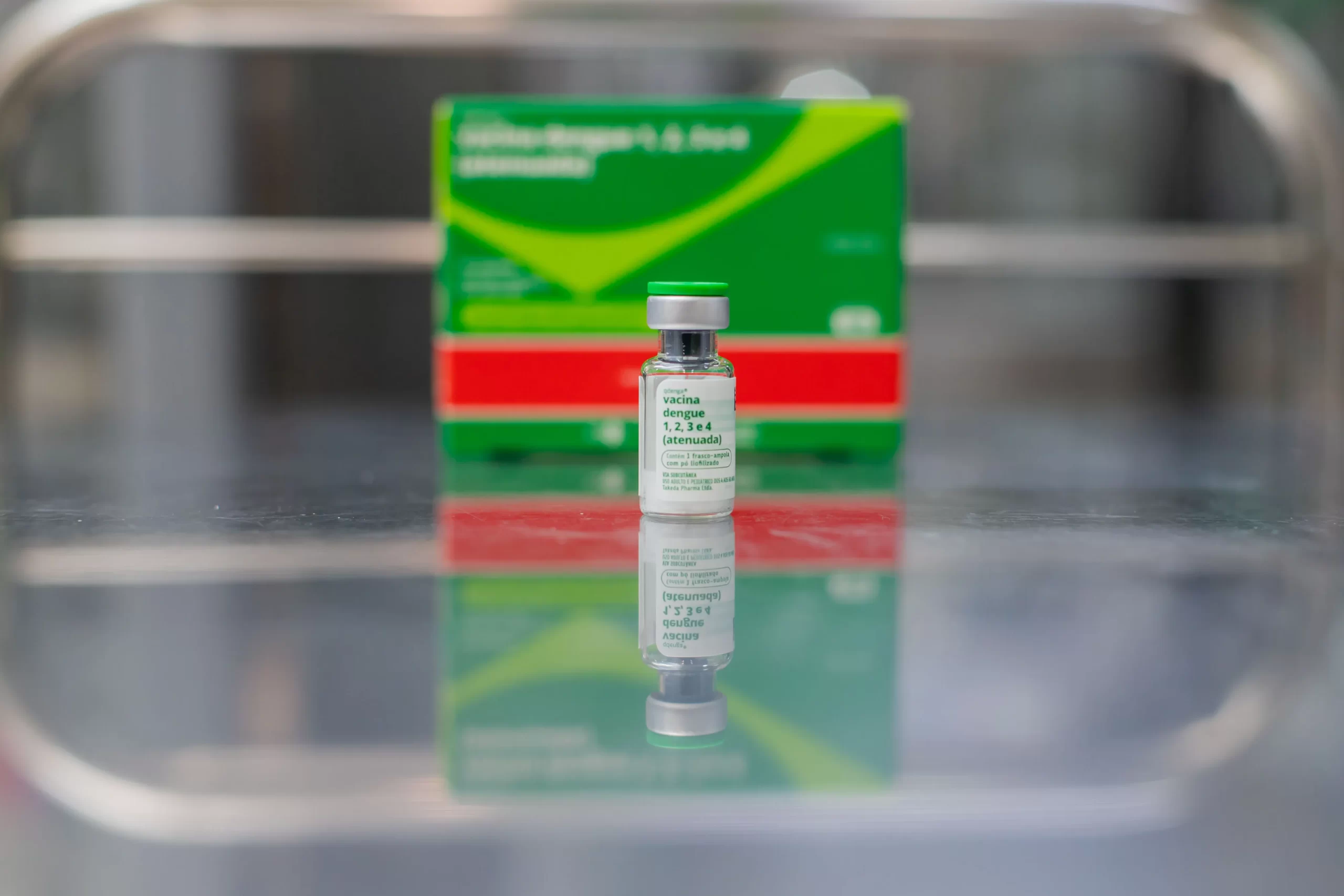 Vacinação contra a dengue começará nas unidades de saúde de regiões mais vulneráveis à doença