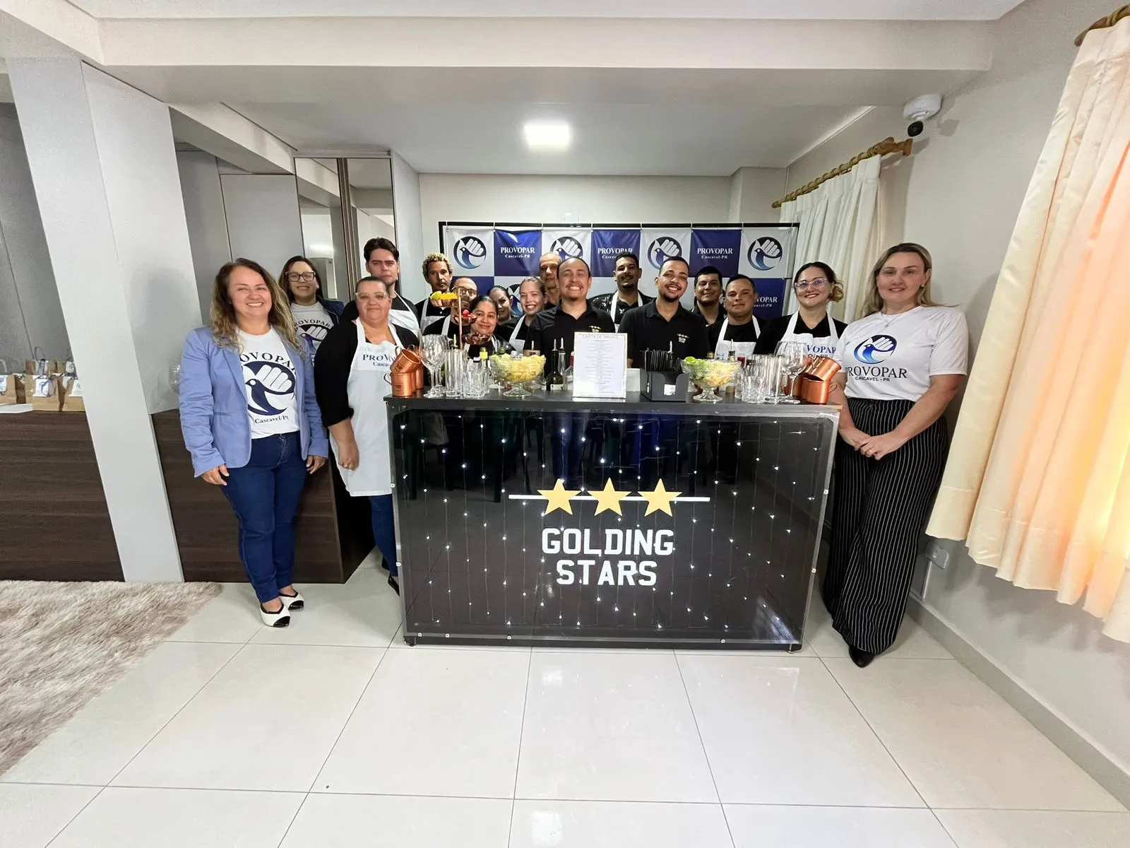 Curso de bartender do Provopar forma mais 20 alunos e já capacitou mais de 80 pessoas