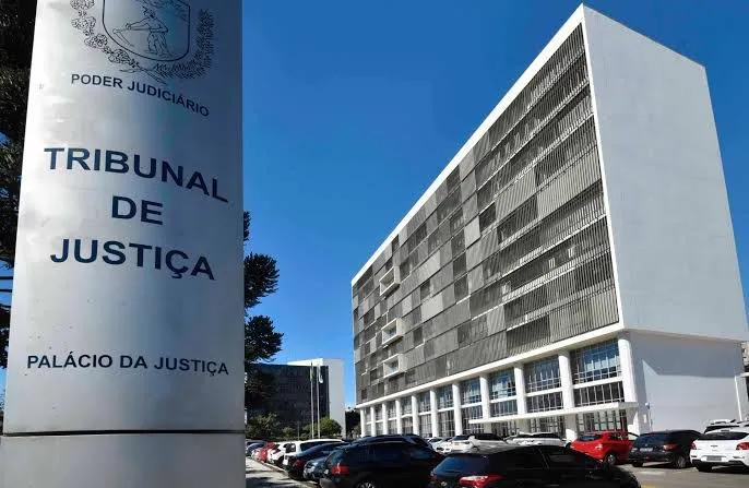 TJPR declara inconstitucionalidade parcial da LGU e docentes comemoram vitória parcial após três anos de luta