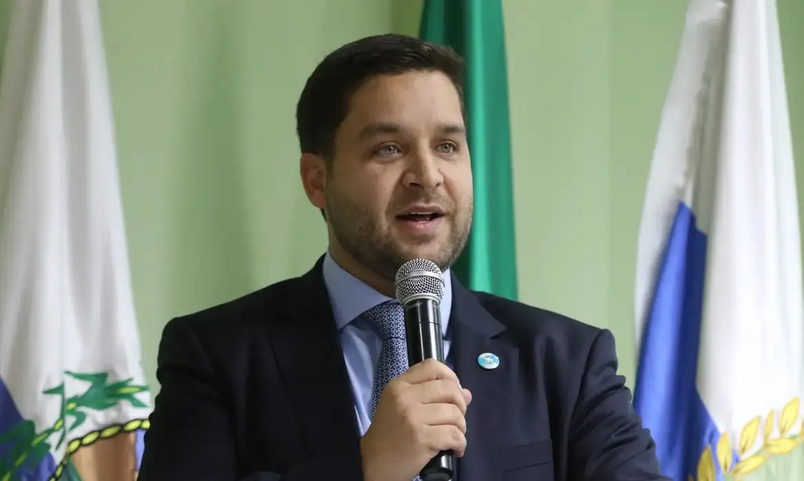 Vice-governador do Rio deixa cargo para assumir vaga no TCE