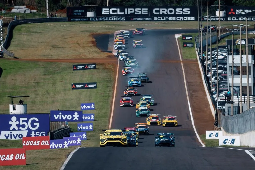 Allam Khodair conquista vitória redentora em Cascavel e quebra jejum na Stock Car