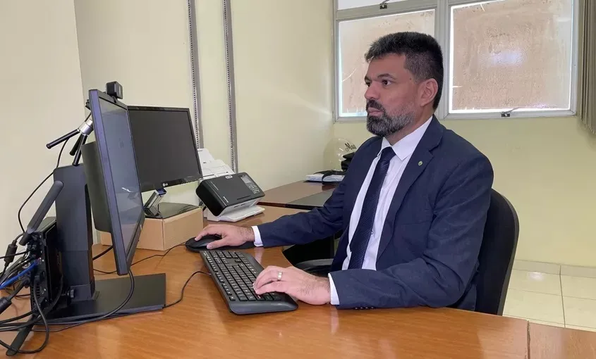 Juiz é afastado após investigação da Operação Ergástulo; defesa nega acusações