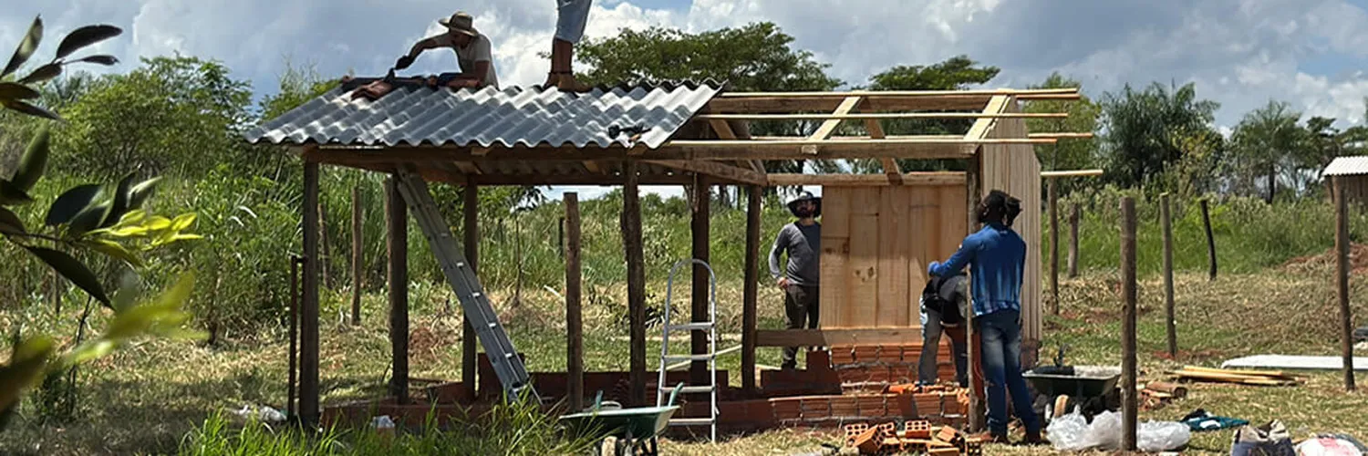 Após atuação do Sistema FAEP, Itaipu suspende construção de galinheiros comunitários