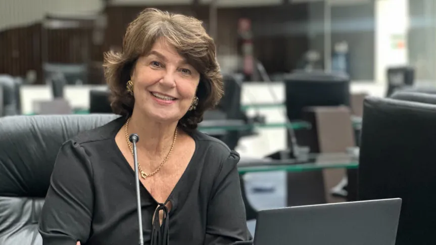 Deputada Cristina Silvestri (PP) propõe ampliação da licença-paternidade no Paraná; PEC tem apoio de 24 parlamentares