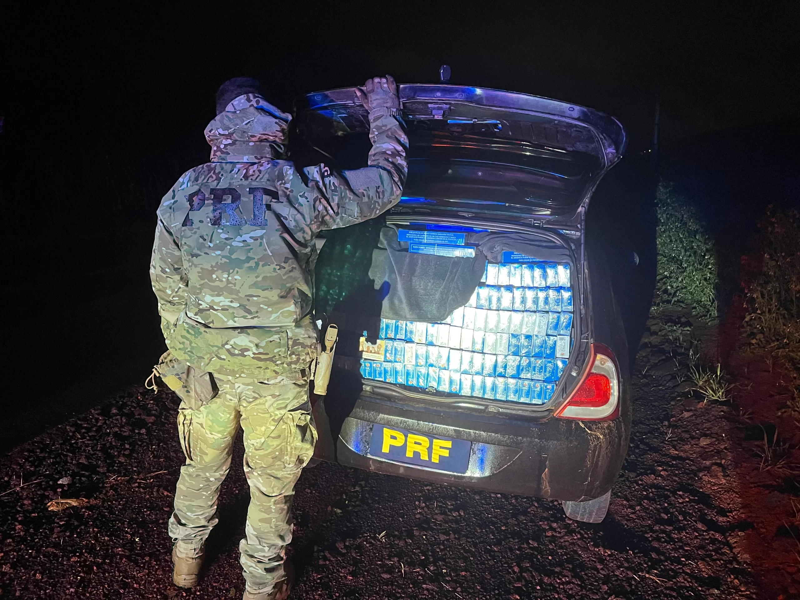 Contrabandista é preso por corrupção após tentar subornar PRF