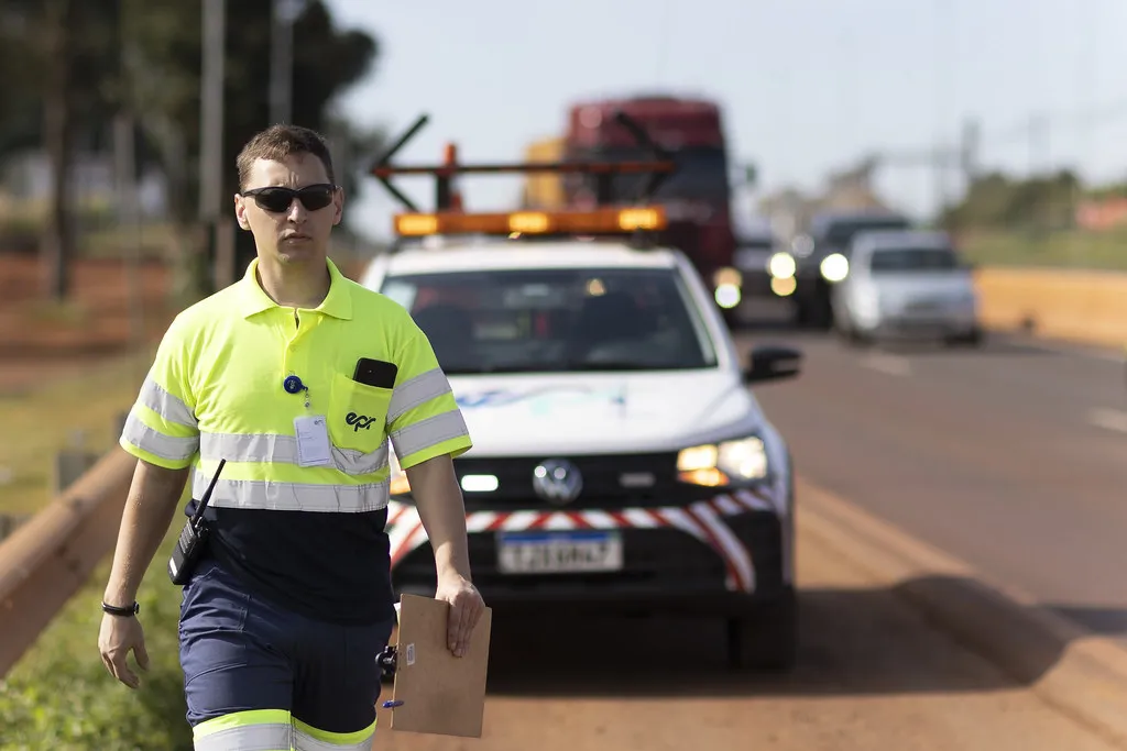 EPR Iguaçu realiza operação para implantação de pórtico na BR-277