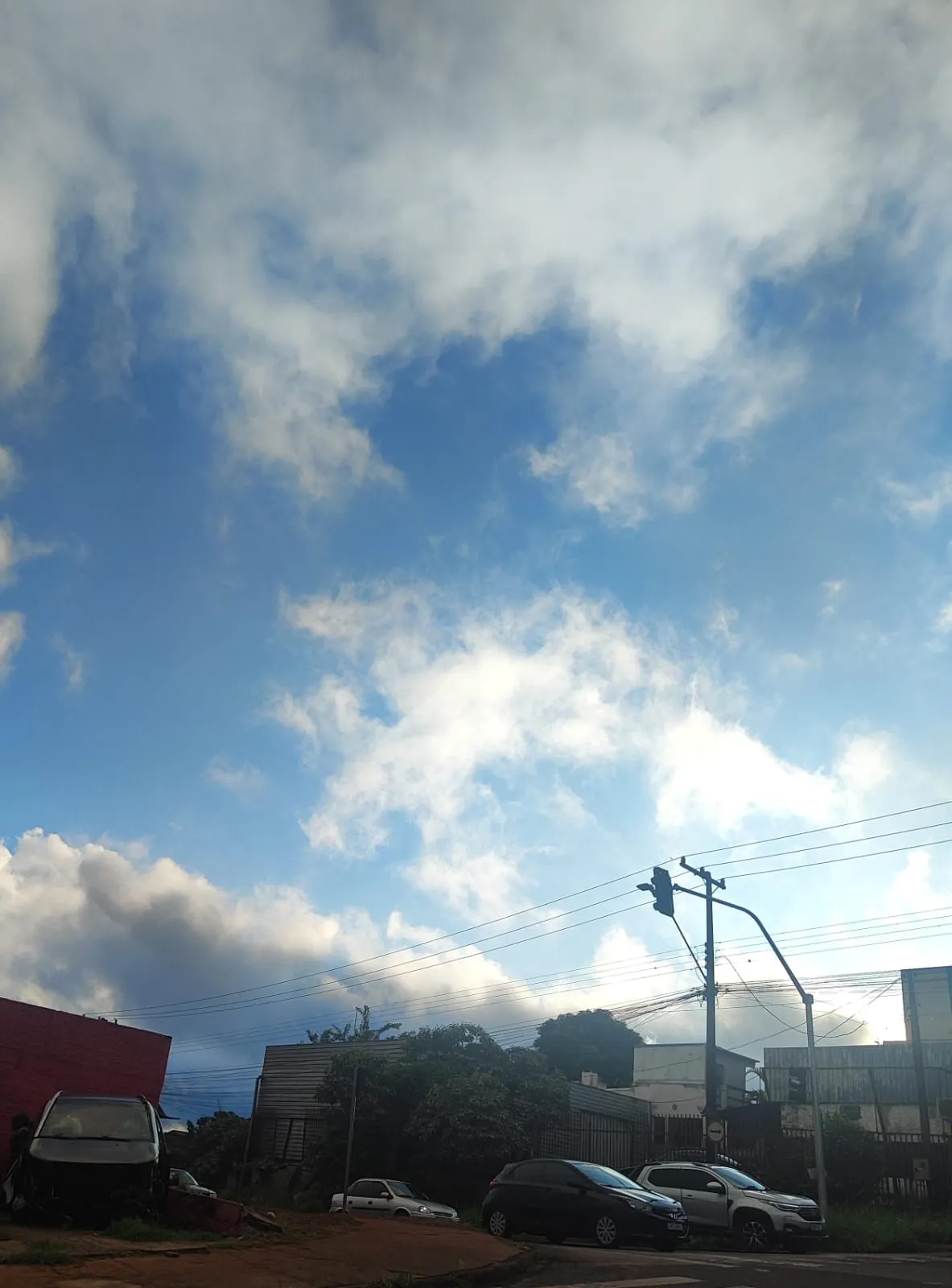 Sábado será de calor e chuva forte em Cascavel, alerta Simepar