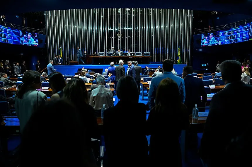 Datafolha aponta rejeição ao aumento de deputados; Senado adia votação