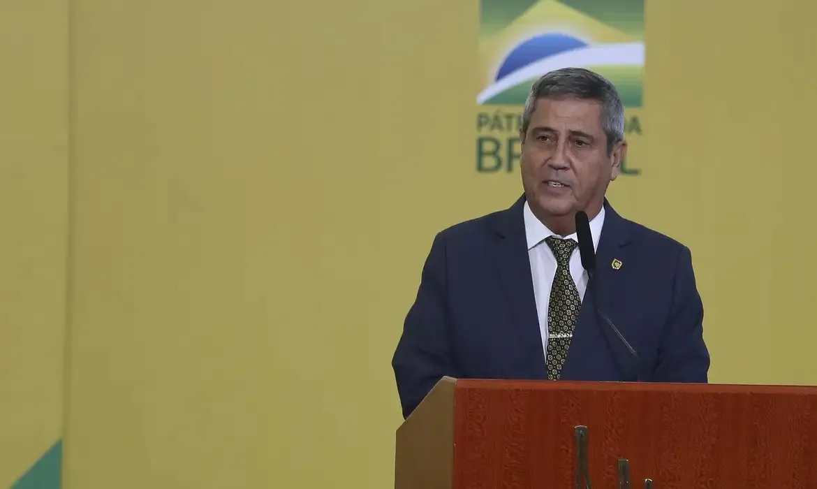 PGR envia ao STF parecer para manter prisão de Braga Netto