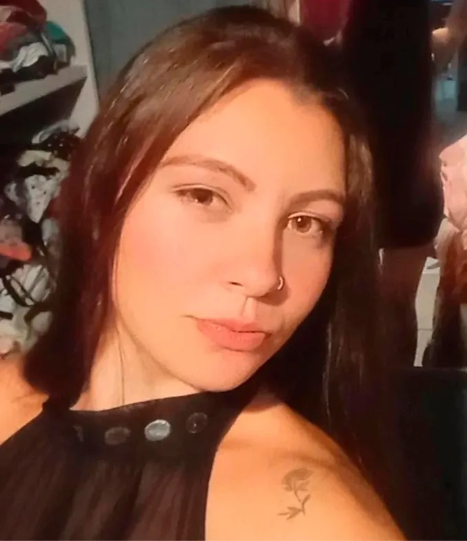 Jovem de 24 anos é encontrada morta dentro de casa 