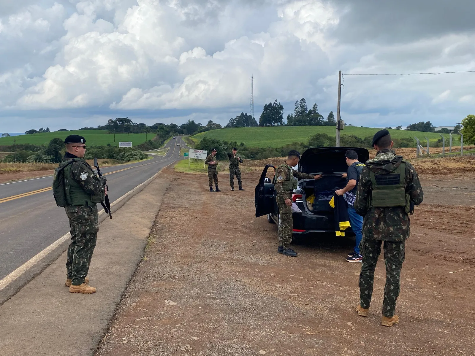 Exército intensifica patrulhamento na fronteira Oeste do Paraná