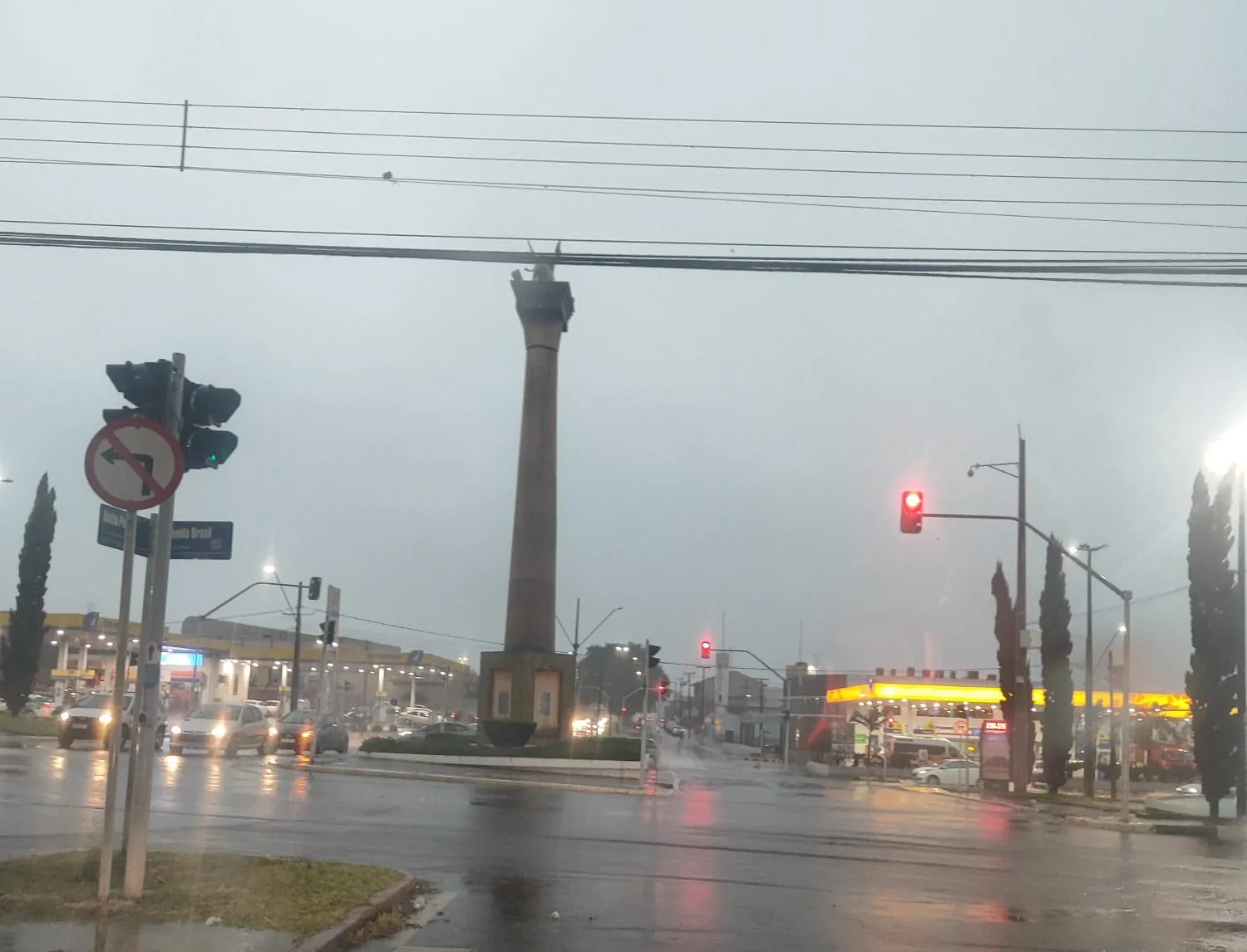 Temporal provoca apagão em Cascavel e outras cidades do Paraná