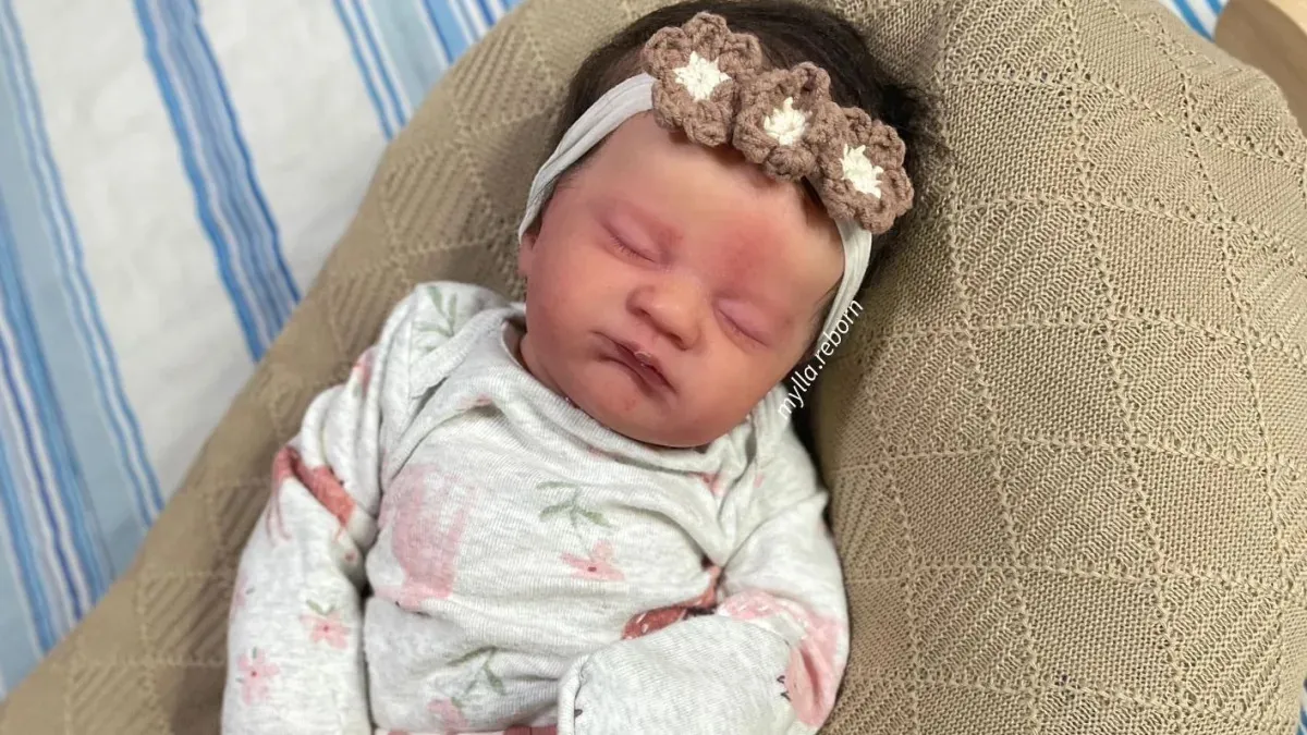 Homem é preso após agredir bebê de 4 meses achando que era um bebê reborn