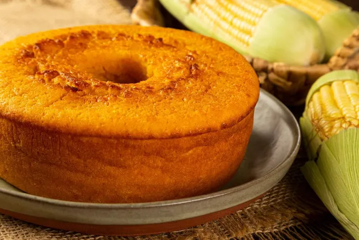 Bolo de milho cremoso: aprenda a fazer o clássico das festas juninas