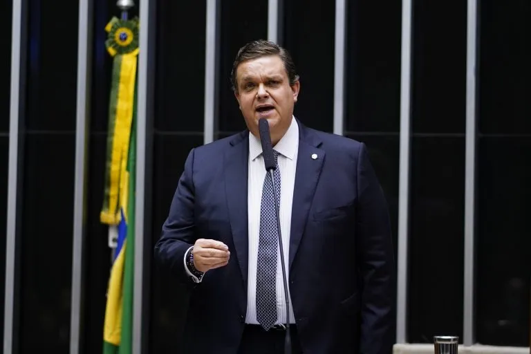 Comissões ouvem ministro da Previdência Social sobre irregularidades no INSS